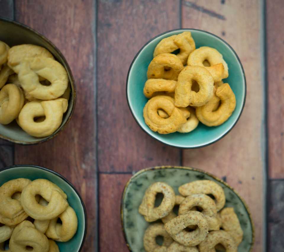 Taralli mit Peperoncino - italienisches Salzgebäck – Gourmido Taralli mit Peperoncino - italienisches Salzgebäck – Gourmido