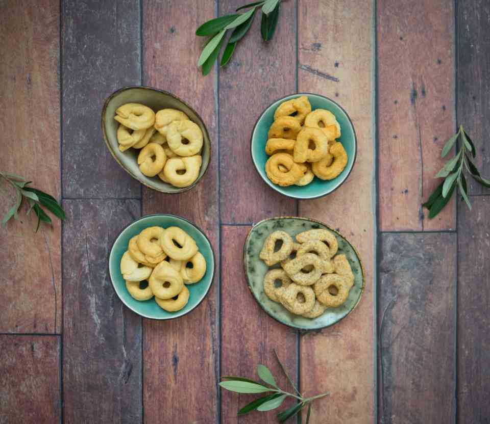 Taralli mit Peperoncino - italienisches Salzgebäck – Gourmido Taralli mit Peperoncino - italienisches Salzgebäck – Gourmido