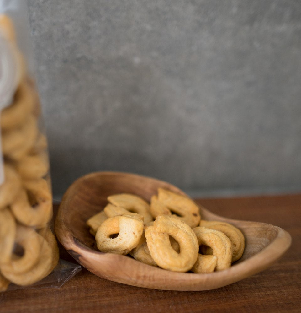 Taralli mit Peperoncino - italienisches Salzgebäck – Gourmido Taralli mit Peperoncino - italienisches Salzgebäck – Gourmido